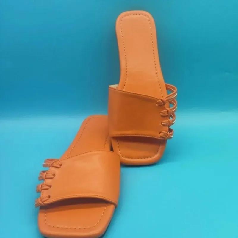 2024 Летние женские тапочки на плоской подошве Модные и универсальные женские пляжные тапочки Однотонные повседневные современные тапочки Zapatos