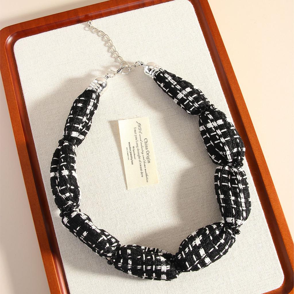 Модные ожерелья для женщин. Ювелирные изделия