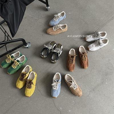 Женские немецкие тренировочные туфли на платформе осень-зима 2025 новые спортивные и повседневные туфли на внутренней платформе для увеличения роста ретро белые туфли