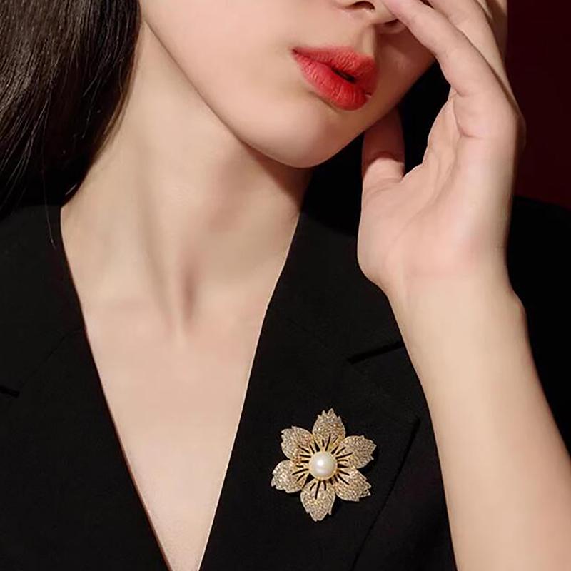 Golden High-End Women'S Delicate Flowers, Sparkling S, Redbud Anti-Light Brooches