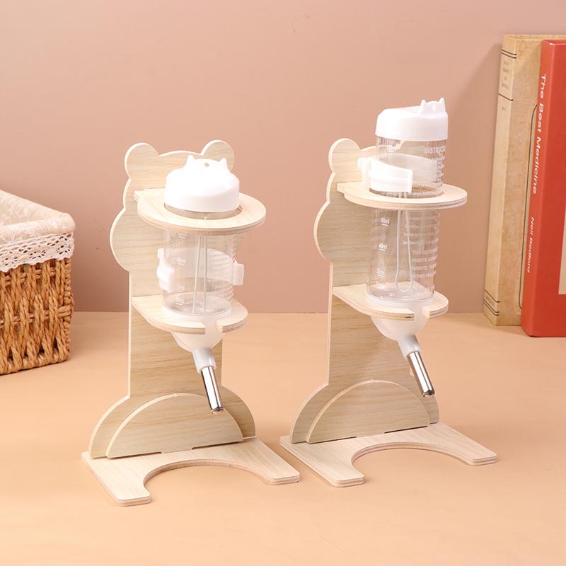 Набор из 2 шт. Подставка для шара для хомяка и бутылки для воды, вертикальный держатель для бутылки для воды из массива дерева, ветка с цветами, диспенсер для воды для мыши
