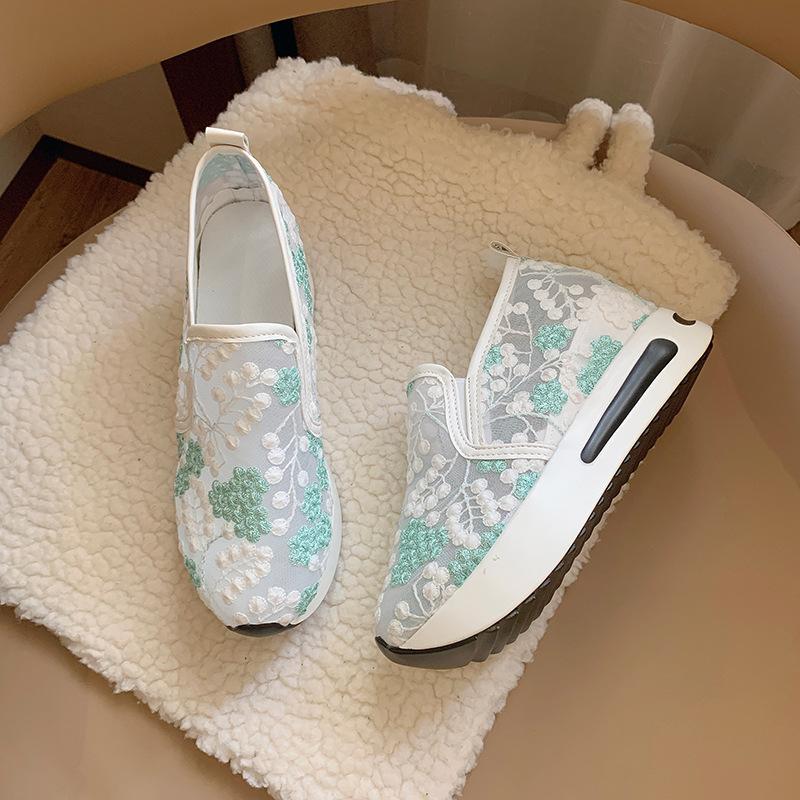 Women's Shoes Floral Embroidery Mesh Sneakers for Women Slip In Casual Comfortable High Heel Shoes Woman