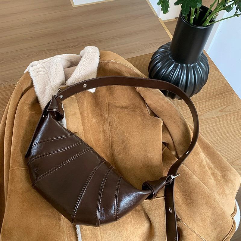 Retro Coffee Horn Bag Women's Armpit Bag Autumn and Winter New Fashion Versatile Messenger Bag Dumpling Bag
