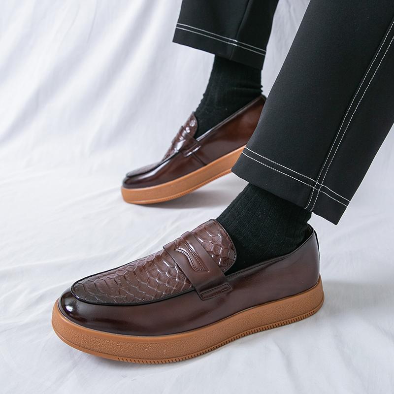 Fashion Fashionable Men Leather Board Shoes Branded Business Office Thick Soled Leather Shoes Mens Flat Bottomed Anti Slip Driving Shoes