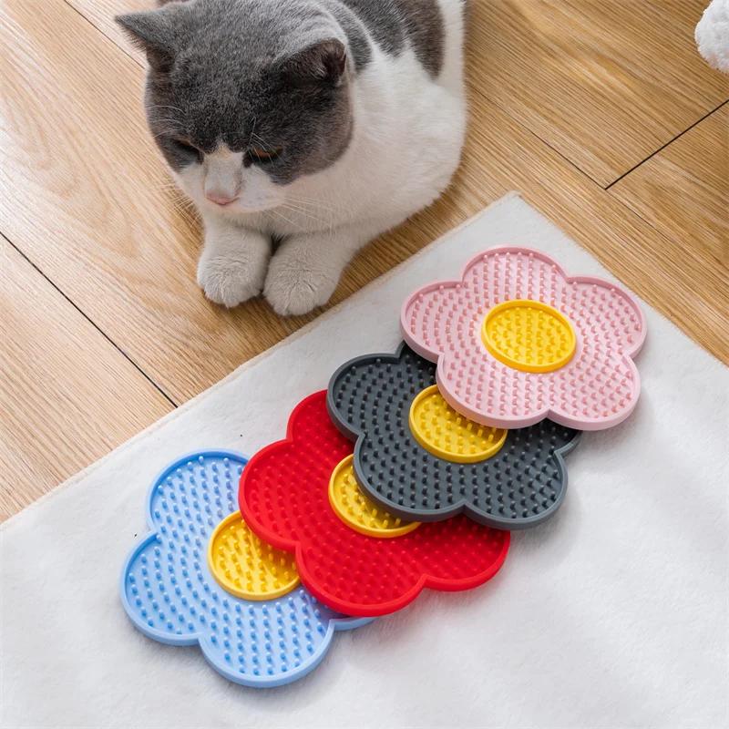 Pet Supplies Cat Licking Pad Sun Flower Shape Silicone Dog Licking Plate Cute Pet Slow Licking Mat