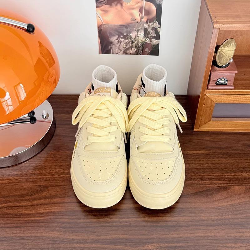 2025 новая весенняя обувь в стиле колледж, милые граффити, универсальные туфли-хлебушки, женская спортивная и повседневная легкая обувь для скейтборда, женская обувь