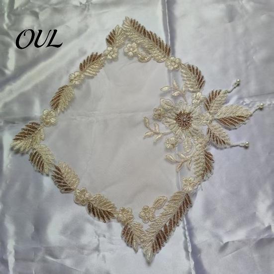 Decorative Mats for Dressing Table Floral Embroidered Placemat, Heat Insulation Mat with Beads, Mesh Retro Coaster Wedding Dining Decor Exquisite