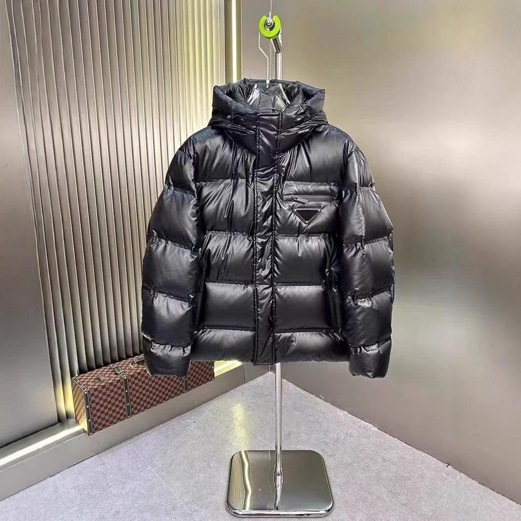 Зимняя Белая Пуховая Куртка-Пуховик Унисекс с Отстегивающимся Капюшоном и Треугольным Логотипом - Повседневная Теплая Верхняя Одежда