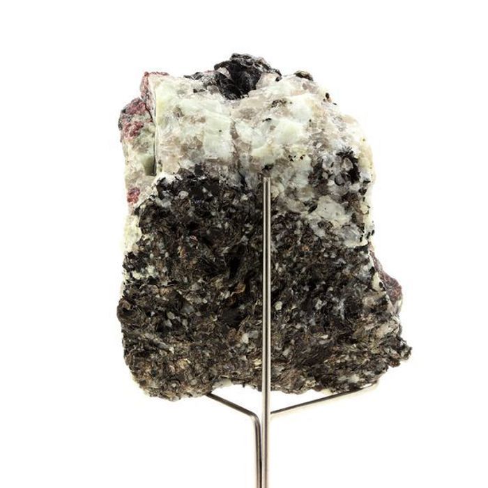 Pierres et Minéraux. Grenat Pyrope, Biotite, Quartz, Calcite. 1282.10 ct. Helgehornsvatnet, Vanylven, Norvège.