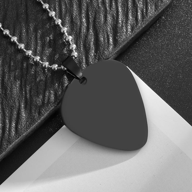 Stainless Steel Glossy Guitar Pick Pendant Necklace for Men and Women, Simple Fashion Jewelry, Couple Gift