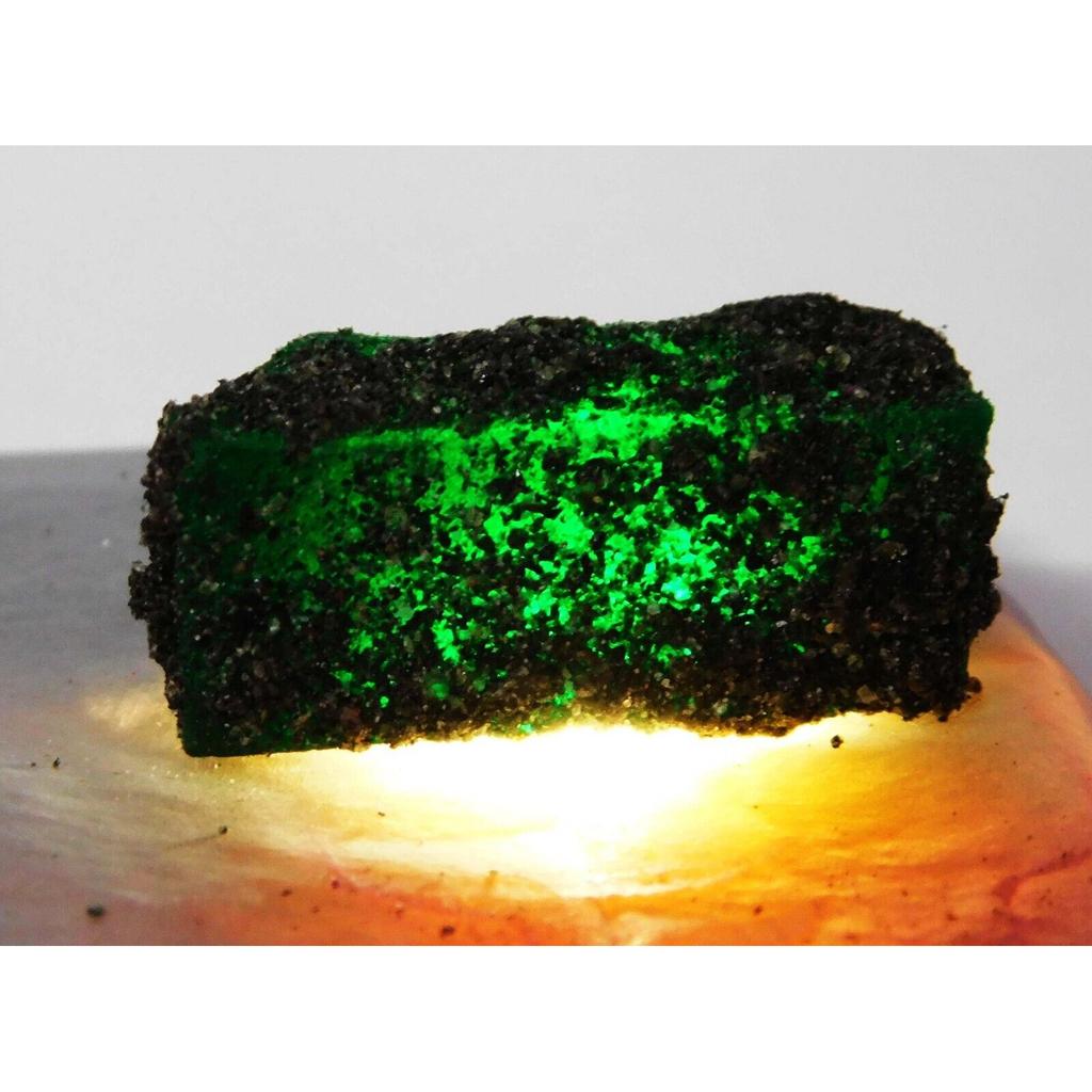 Natural Green Emerald Loose Gemstone 100 ct Rough Uncut for Lapidary and Gem Collections