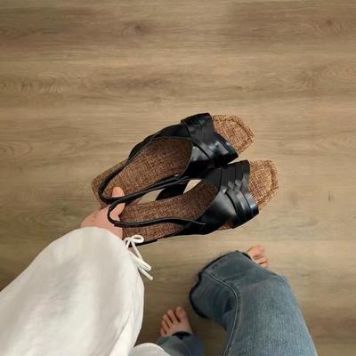 2025 лето новый нишевый дизайн чувство крест ремешок отпуск повседневные с открытым носком толстый каблук плоские удобные сандалии женские