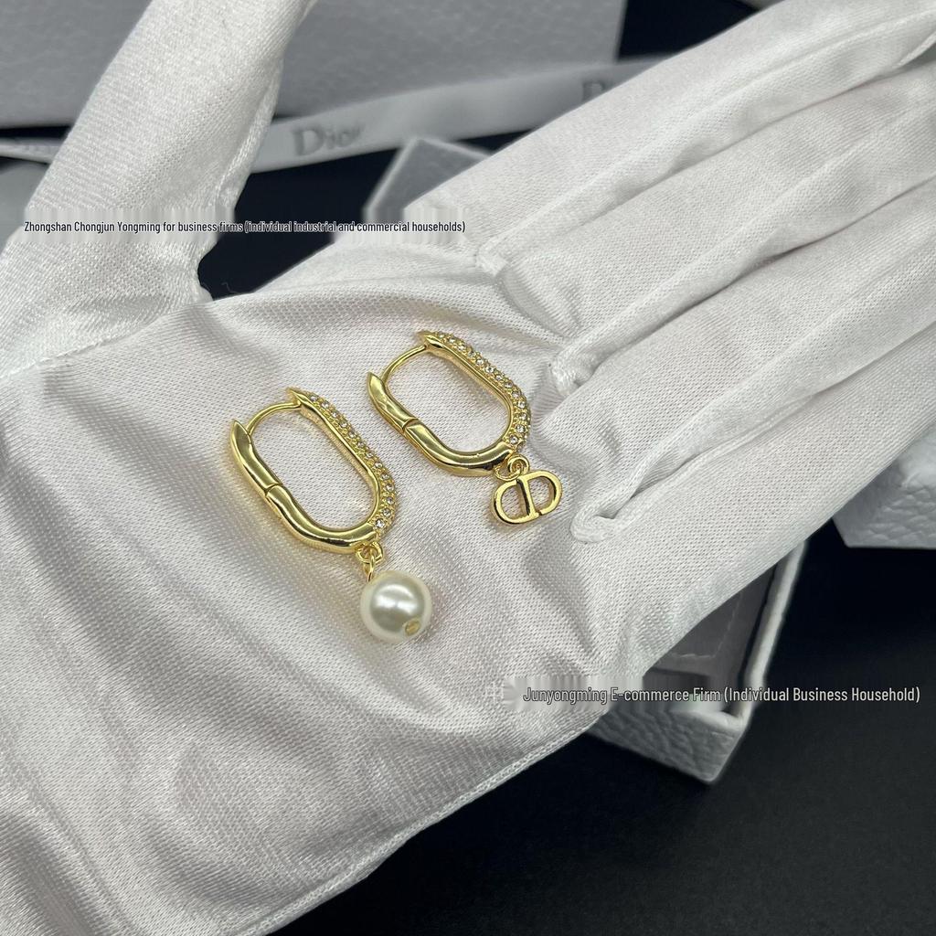 Elegant D-Shaped Pearl & Half-Diamond Asymmetrical Earrings - Minimalist Versatile Studs