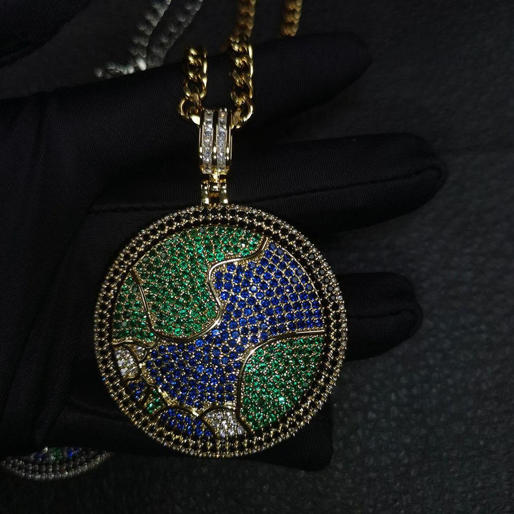 New Full Diamond Rotatable Earth Pendant Copper Inlaid AAA Zircon Hip Hop Cool Stylish Pendant