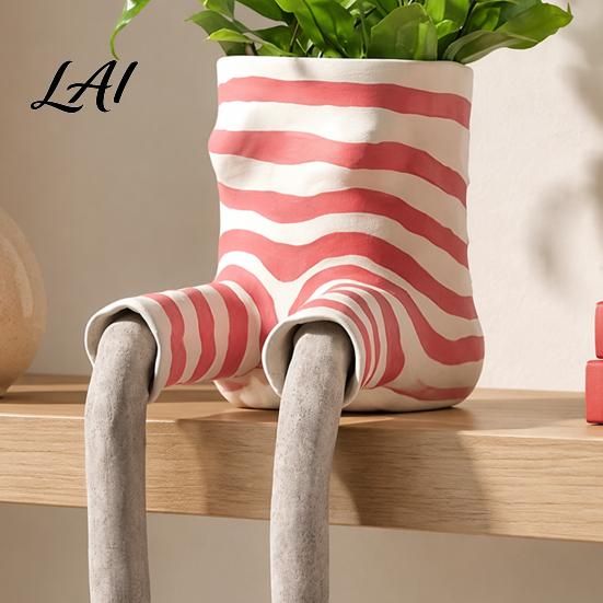Artistic Gardening Gift Cute Leggy Planter Sitting Human Resin Planter with Legs Shelf Sitter Office Desk Plant Ornament Pot for Succulents