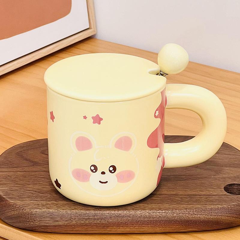 Милая чашка для воды с рисунком, новый продукт, креативная персонализированная керамическая кружка, домашний костюм для девочек с крышкой, чашка, маленький подарок