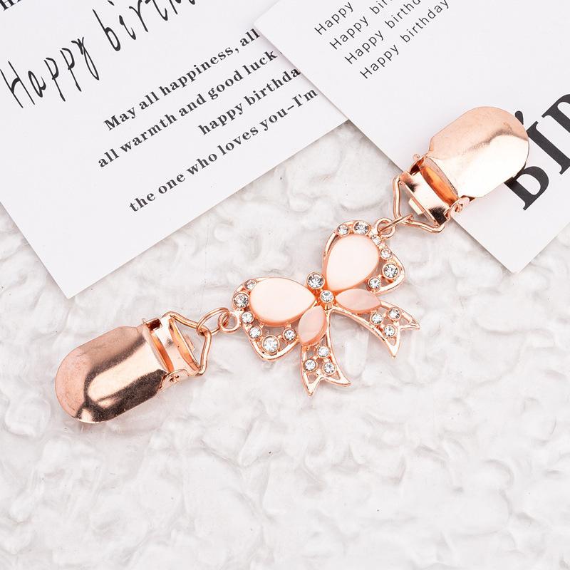 1 Piece of Duck Down Clip On Vintage Cardigan Clothing Accessories Women's Duck Down Clip On Rhinestone Needle Gift Shiny and Fashionable