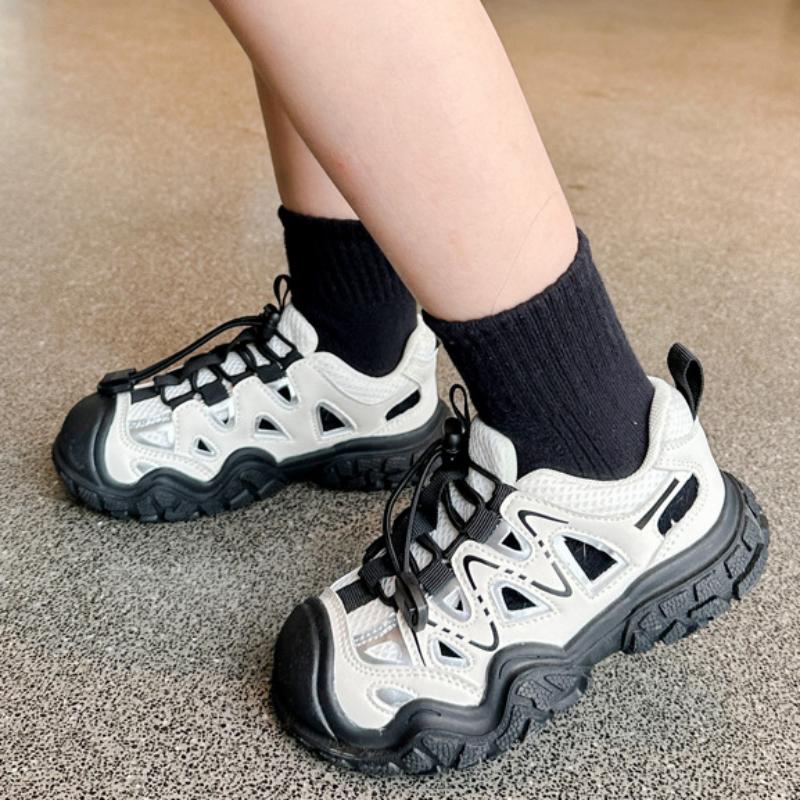 Летние новые полые модные кроссовки для мальчиков и девочек с мягкой подошвой и износостойкой спортивной дышащей повседневной обувью