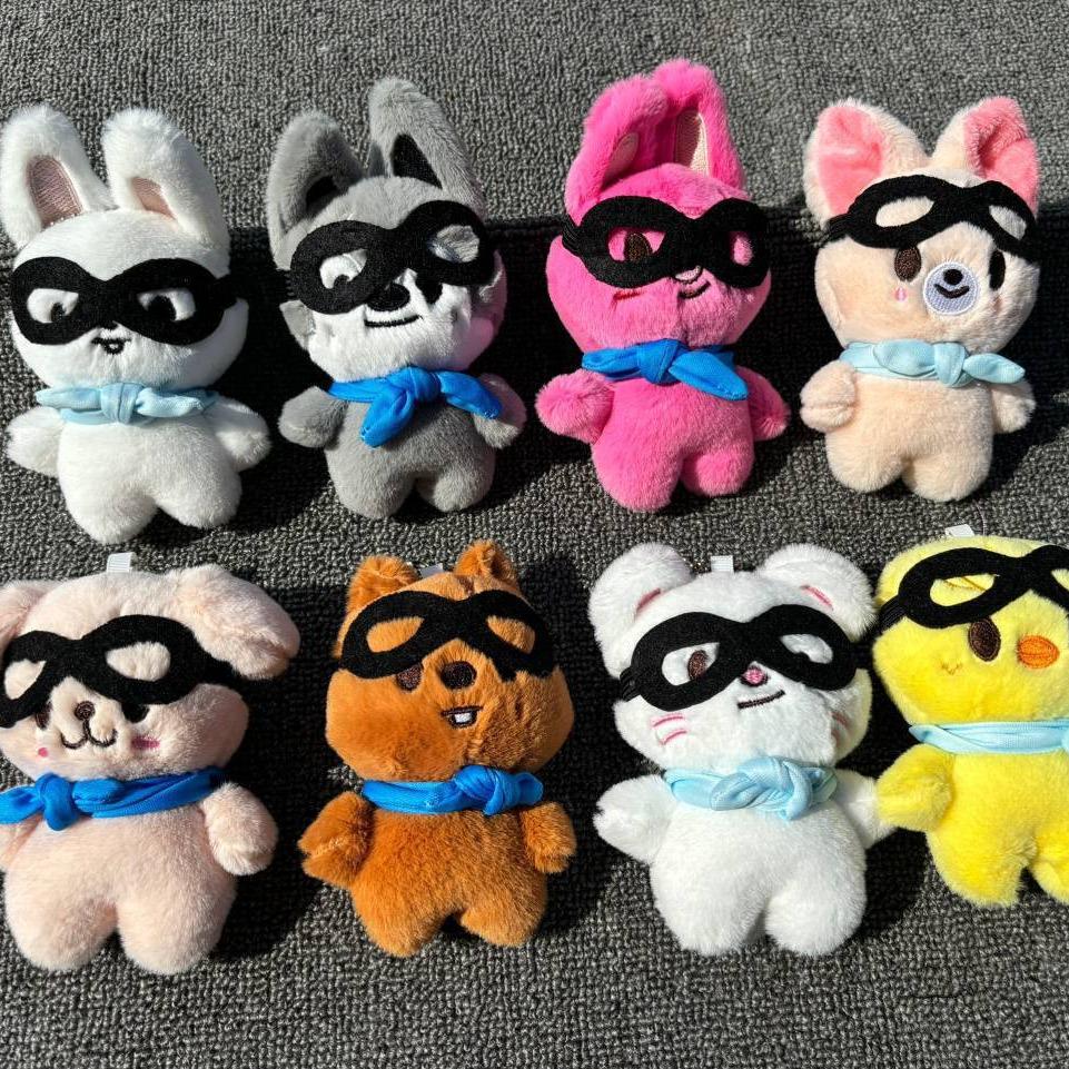 Брелок-кукла Ли Лунфу от Stray Kids PILOT5 FM Field Week