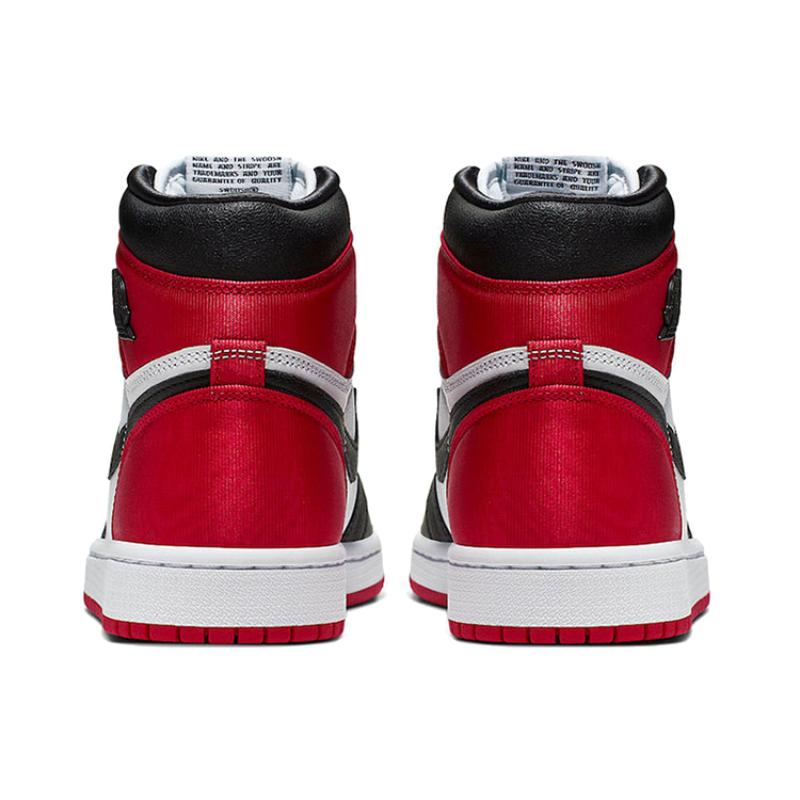 Женские кроссовки Air Jordan 1 Retro High 'Satin Black Toe' Jordan CD0461-016