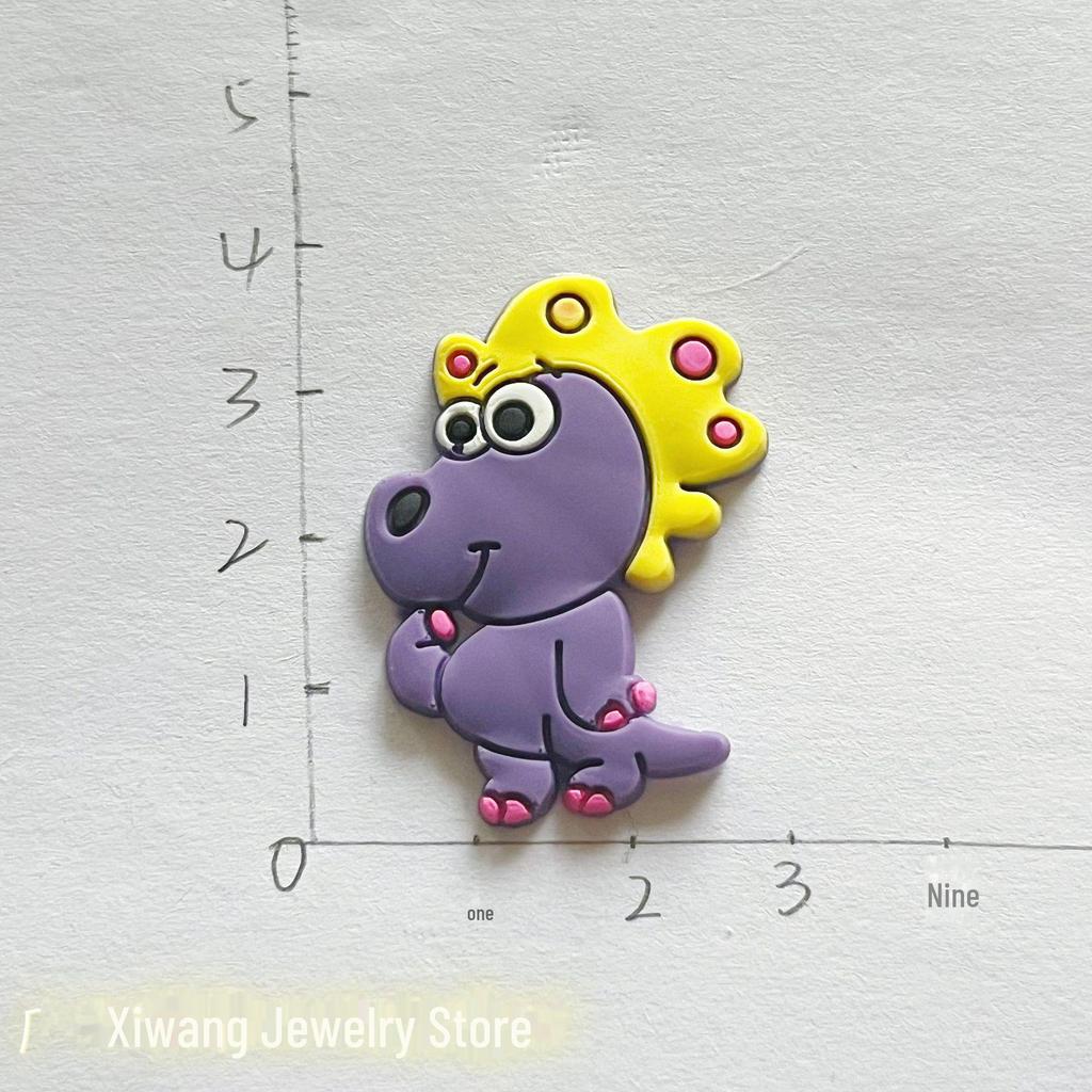 Аксессуары для динозавров из мультфильмов своими руками: Подвески для обуви, чехлы для телефонов и магниты