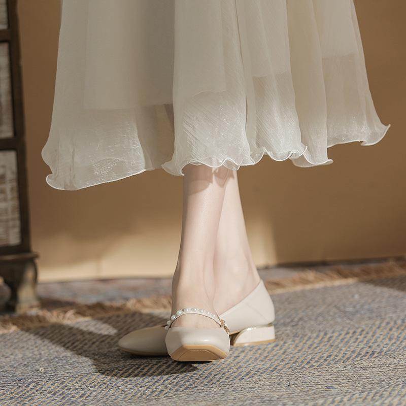 2024 Новые туфли Мэри Джейн с жемчугом, модные повседневные туфли в стиле ретро, простые универсальные туфли с квадратным носком, однотонные туфли для женщин