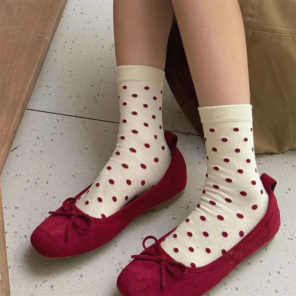 Красные женские носки в горошек, корейские модные хлопковые носки средней длины, женские носки в стиле Харадзюку, ретро, уличная одежда, вязаные эластичные длинные носки