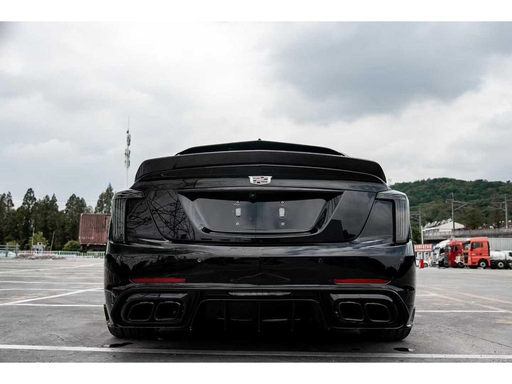 Задний спойлер Langyu V-Style из сухого карбона для Cadillac CT5 Black Wing