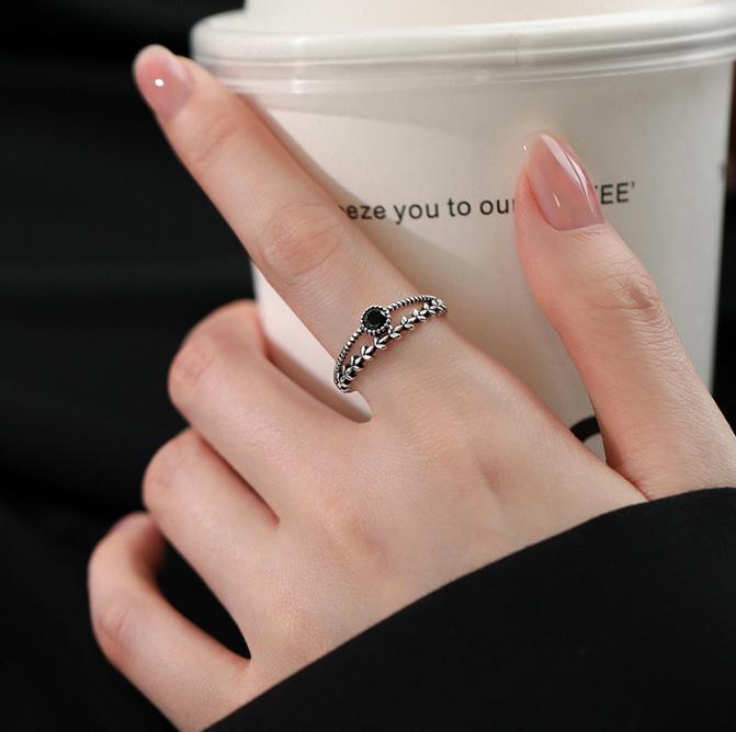 Korean-Style Open Pearl Ring: Retro, Light Luxury Design