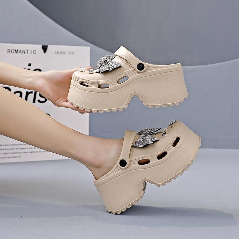 Обувь с дырочками женская летняя верхняя одежда на толстой подошве 2024 новая пляжная нескользящая сумка сандалии для увеличения роста женские 1