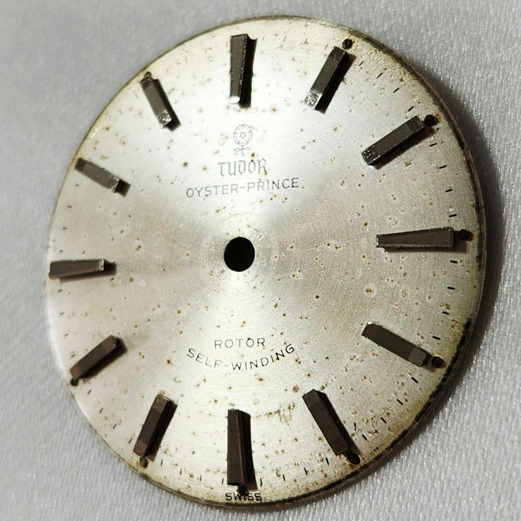 Используется для W54 Tudor Oyster Prince 7966? Маленький серебряный циферблат с концентрическим узором цвета розы