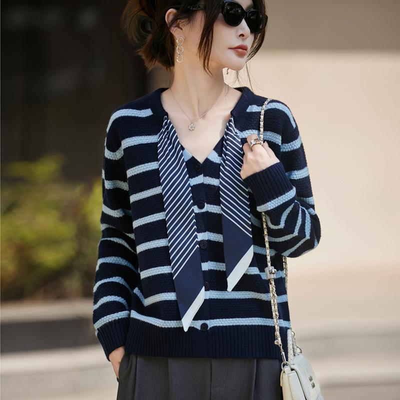Autumn And Winter New Stubborn Bear Crew Neck Knitted Cardigan Long-Sleeved Women'S Silk Scarf Loose Striped Versatile Top Jacket
