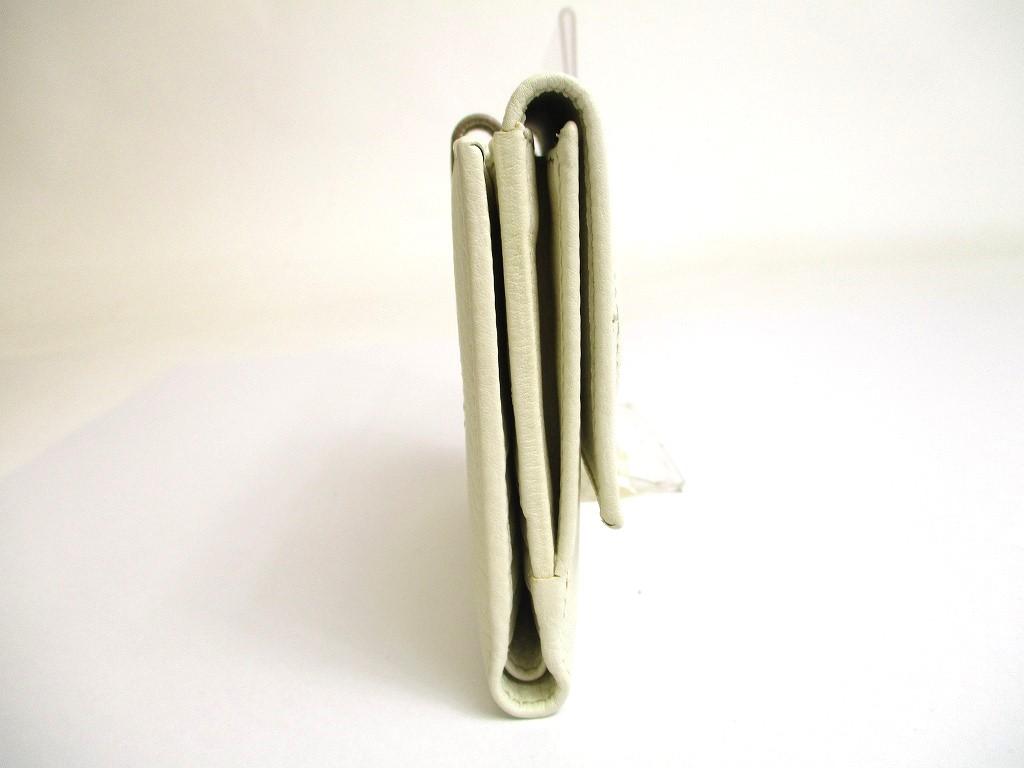 Authentic Salvatore Ferragamo Gancini White Leather Gold H/W Bifold Wallet #a562  Refurbished