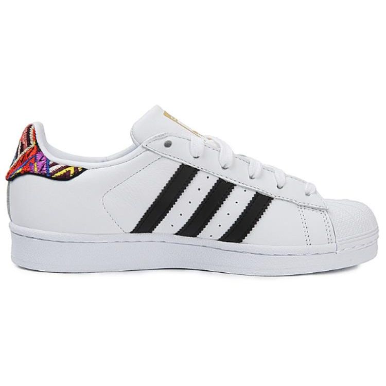 Adidas Женские кроссовки Superstar Embroidery White Black Metallic-Gold AC8576