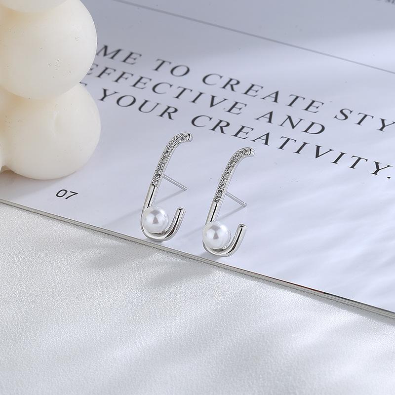 Дизайн Sense Геометрические серьги-пусеты Мода Индивидуальность Инкрустированные бриллиантами Серьги-скрепки Жемчужные серьги Японская и корейская версия