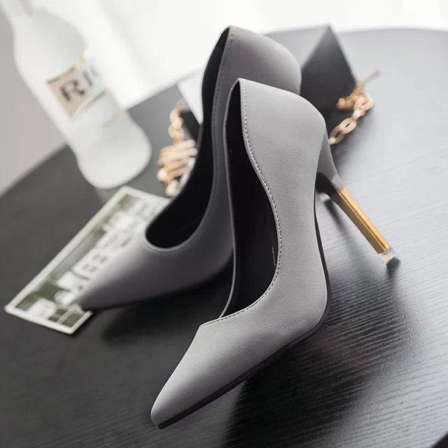 High Heels For Women With Metal Accents And Pointed Toe For Office And Nightclub Wear