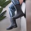 Модные водонепроницаемые легкие резиновые сапоги из ПВХ до середины икры с теплой подкладкой и нескользящим резиновым круглым носком для зимы, лета и осени