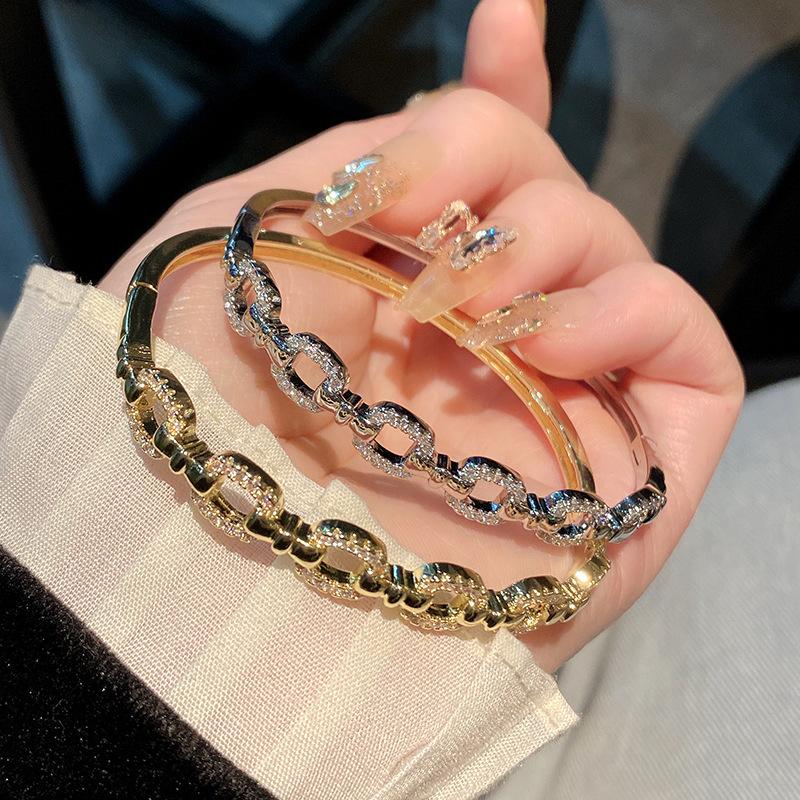 Copper Plated Exaggerated Jewelry Ins Fashion, Light Luxury Temperament, High-end Sense, Simple Bracelet