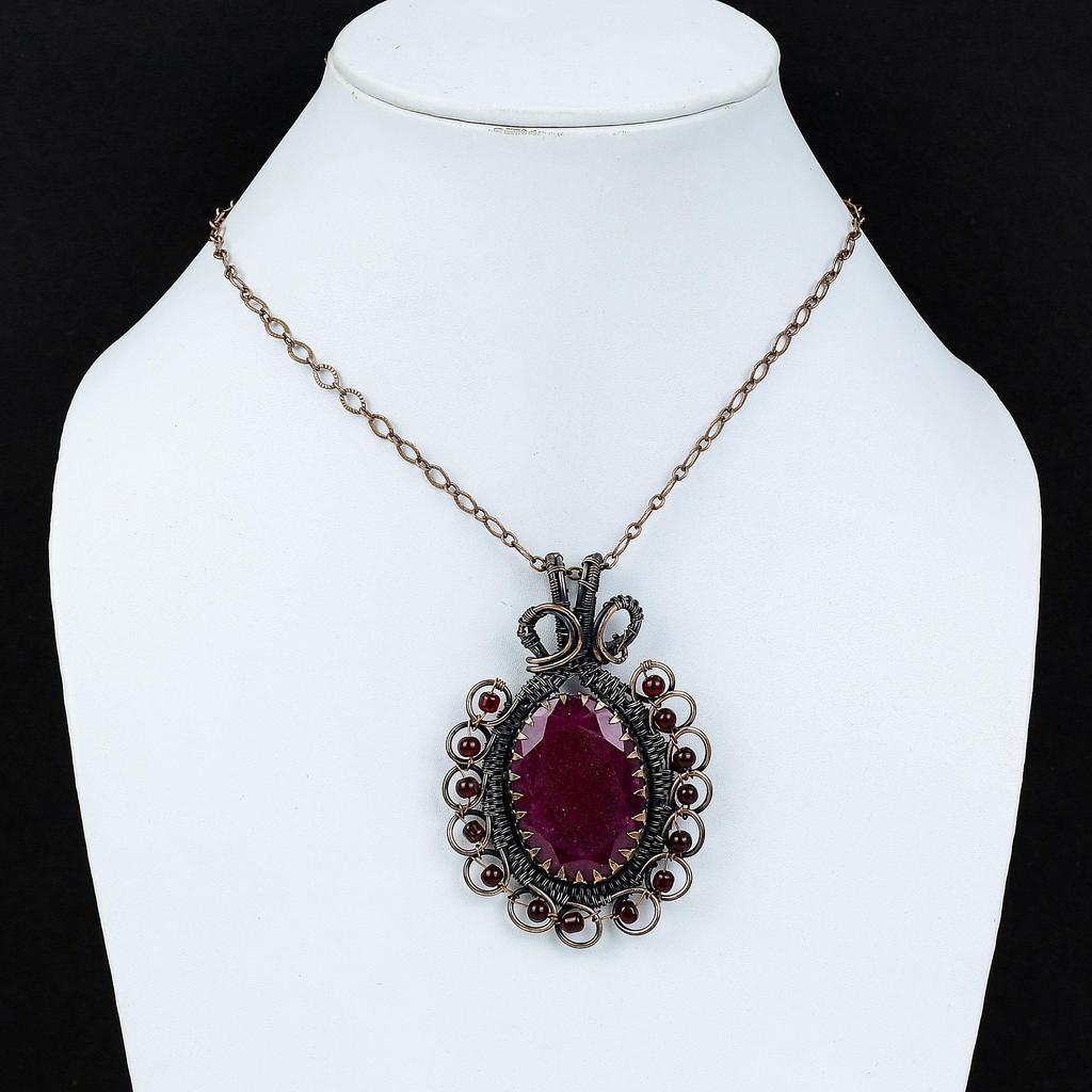 Великолепный красный рубиновый драгоценный камень Чистая медная проволока, обернутая ювелирными изделиями ручной работы