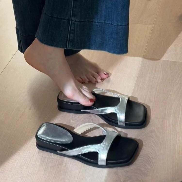 Версия из мягкой кожи~ Корейская версия простых шлепанцев на толстой подошве, женские ретро-повседневные шлепанцы на мягкой подошве с открытым носком, простые крутые шлепанцы