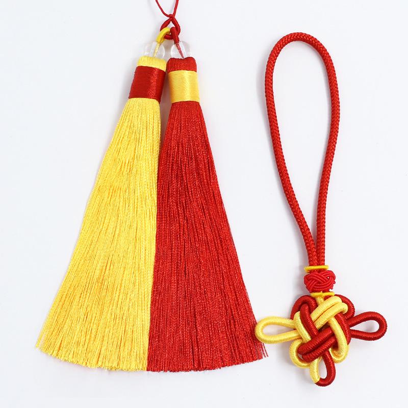 Двухцветная кисточка-подвеска в виде китайского узла для рукоделия