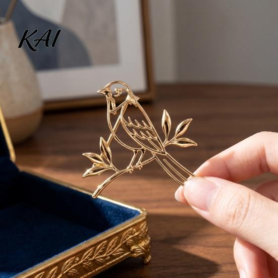 Retro Clothing Accessories Golden Plated Hollow Bird Brooch, Standing on Branch Lapel Pins Pin, Hats Bags Scarves Clothes Decorative Accessory