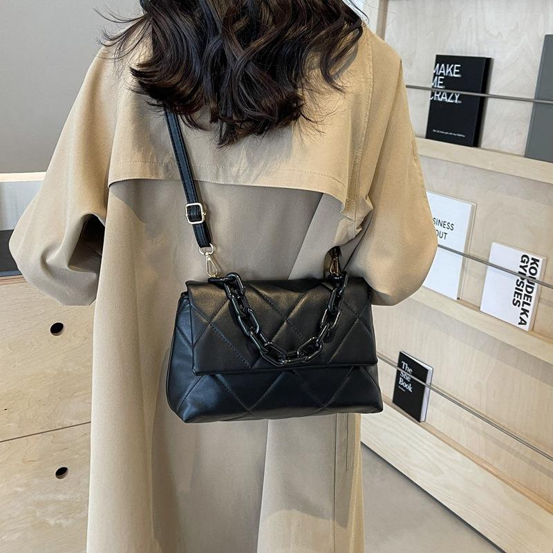 Popular Spring Rhombus Messenger Bag, New Bag, Female Texture Trendy Fashion Simple Small Square Bag