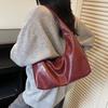 2025 Autumn and Winter New Soft-faced Portable Dumpling Bag Women's Large-capacity Underarm Bag Fashionable Commuter Shoulder Bag