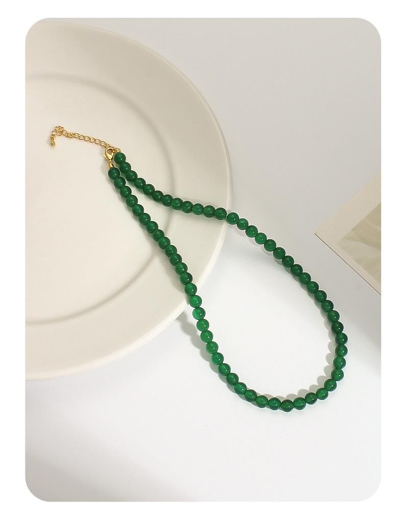 Ожерелье из бусин зеленого и красного агата в этническом стиле с халцедоном