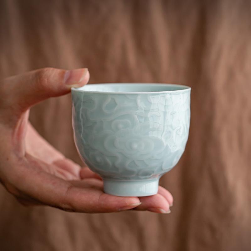 Chinese Kung Fu Tea Brewing Cup, Ceramic Retro-style Design, Solid Color Appearance, Household Anti-scald Tea Brewing Cup