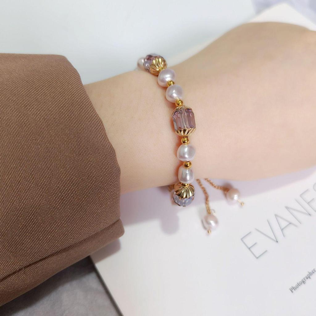 Французский ретро-браслет с фиолетовым кристаллом и жемчугом - элегантный, нишевый дизайн для женщин