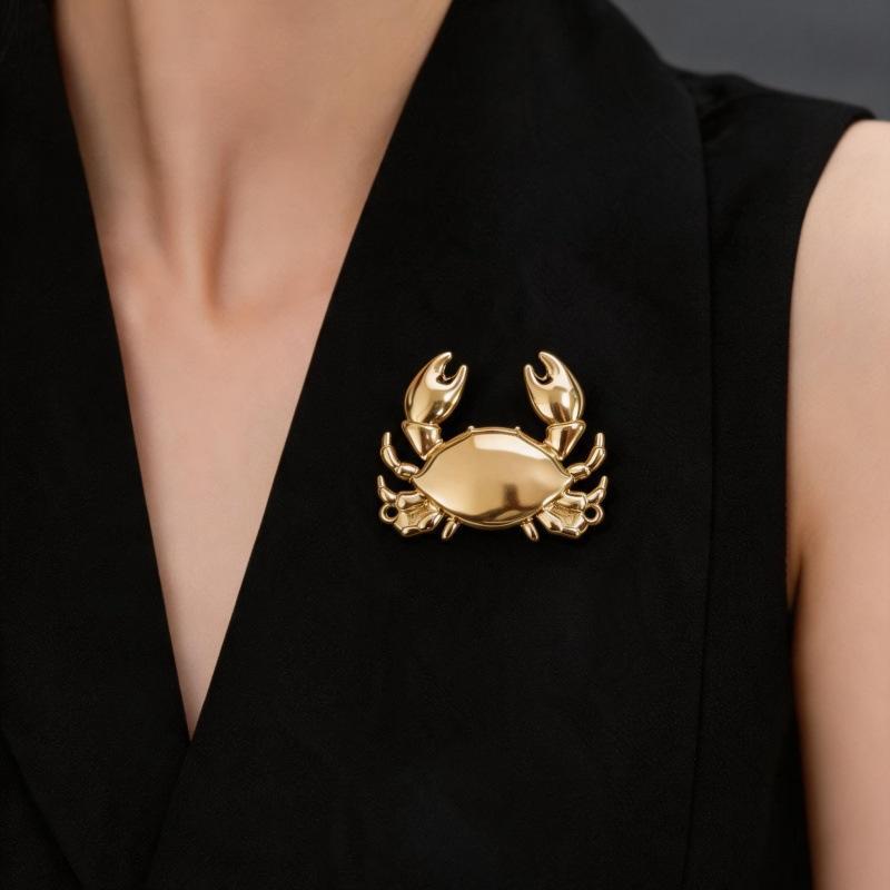 Retro Ocean Crab Animal Metal Brooch Fashion Shaped Lapel Pin 1Pcs Durable Decor for Daily Wear Party Costume Friend Gift