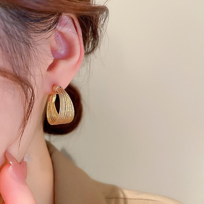 Винтажные гладкие металлические серьги-кольца в стиле панк для женщин, преувеличенные золотые геометрические серьги в форме буквы C, женские модные ювелирные изделия, подарки, новинка