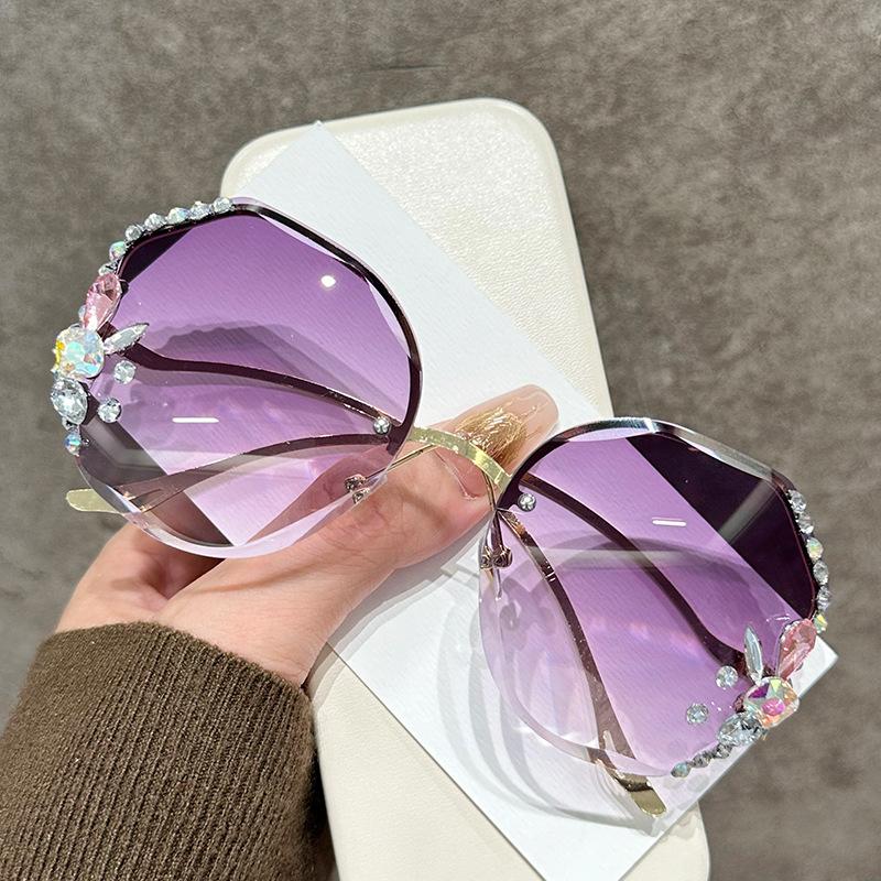 2025 Новые солнцезащитные очки Crystal - Модные оттенки со стразами UV400 для женщин